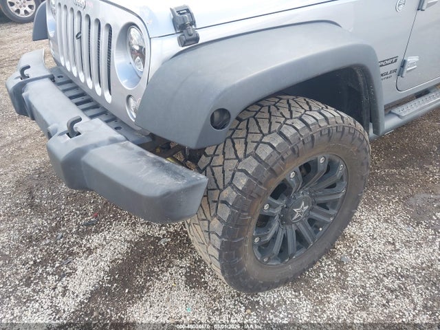 45004470 :رقم المزاد ، 1C4BJWDG8EL155627 vin ، 2014 Jeep Wrangler Unlimited Sport مزاد بيع