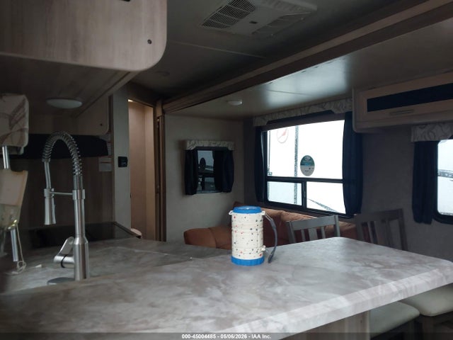 45004485 :رقم المزاد ، 5ZT2CANB6KU033210 vin ، 2019 Forest River Coachmen Catalina مزاد بيع
