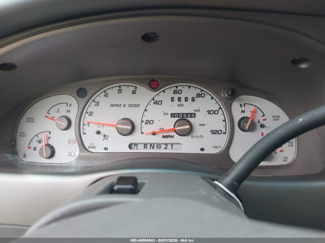 45004543 :رقم المزاد ، 1FMYU70E31UA68570 vin ، 2001 Ford Explorer Sport مزاد بيع
