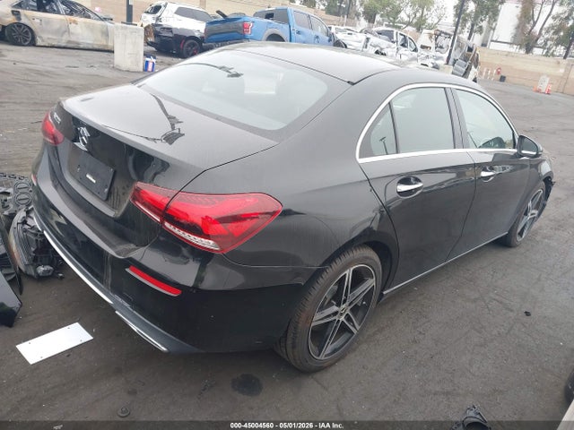 W1K3G4EB0NJ356286 Mercedes-Benz A 220