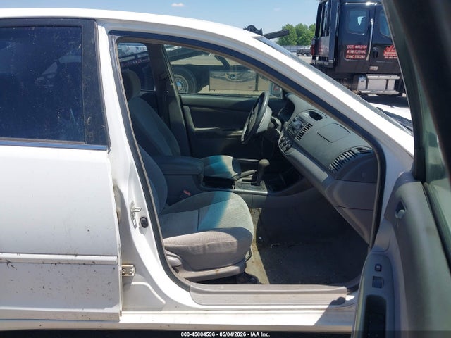 2002 Toyota Camry Le მანქანა იყიდება აუქციონზე, vin: 4T1BE32K72U084576, აუქციონის ნომერი: 45004596