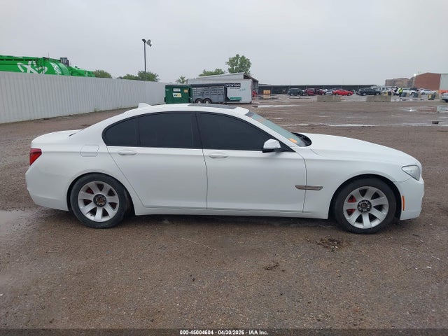 2013 Bmw 750i Xdrive მანქანა იყიდება აუქციონზე, vin: WBAYB6C53DC998329, აუქციონის ნომერი: 45004604