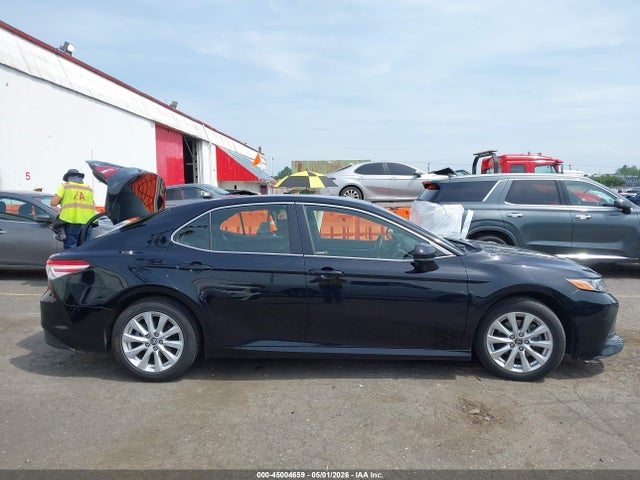 Продажа на аукционе авто 2018 Toyota Camry Le, vin: JTNB11HK2J3015404, номер лота: 45004659