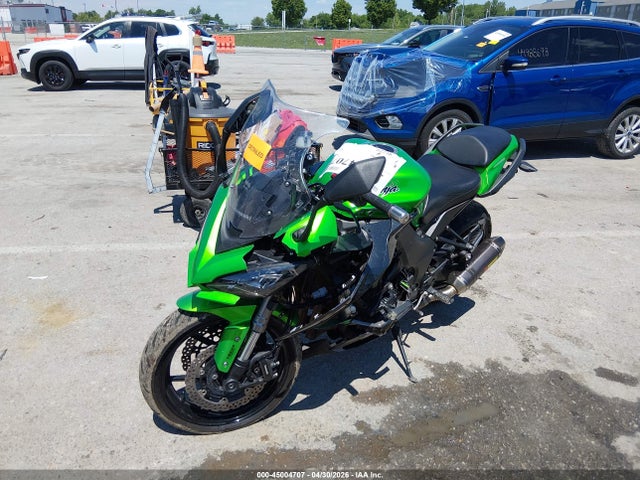 45004707 :رقم المزاد ، JKAZXCW13HA003379 vin ، 2017 Kawasaki Zx1000 W مزاد بيع