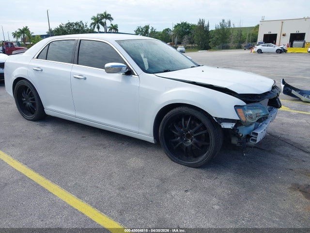 Auction sale of the 2014 Chrysler 300c, vin: 2C3CCAET6EH169685, lot number: 45004815
