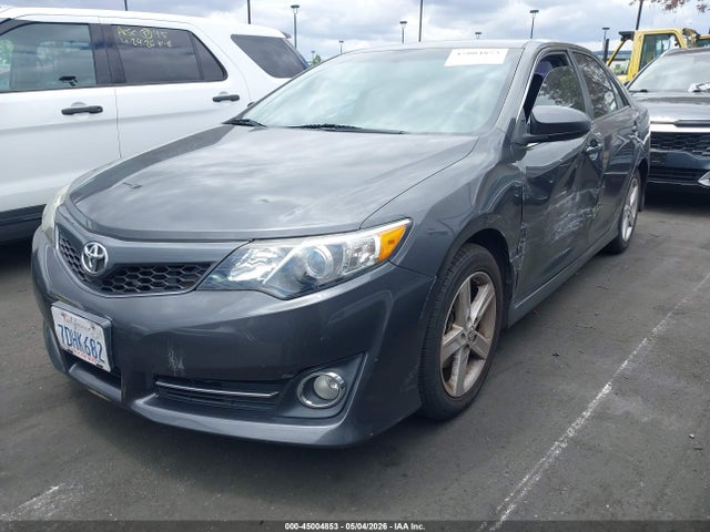 45004853 :رقم المزاد ، 4T1BF1FK3EU361742 vin ، 2014 Toyota Camry Se مزاد بيع