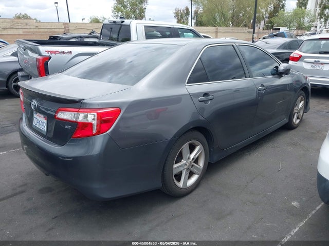 45004853 :رقم المزاد ، 4T1BF1FK3EU361742 vin ، 2014 Toyota Camry Se مزاد بيع