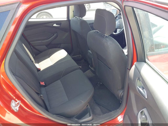 45004854 :رقم المزاد ، 1FADP3K24JL266057 vin ، 2018 Ford Focus Se مزاد بيع