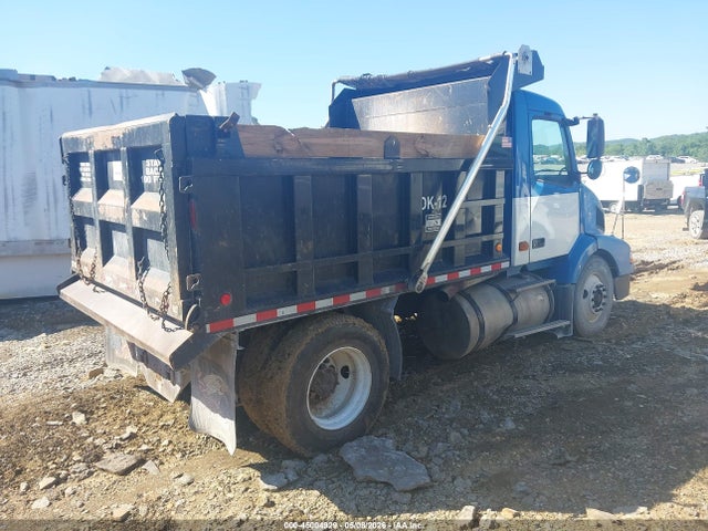 Auction sale of the 2006 Volvo Vn Vnm, vin: 4V4M19GF66N424697, lot number: 45004929