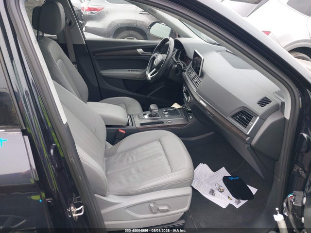 WA1CNAFY8J2188915 Audi Q5 2.0t Premium/2.0t Tech Premium