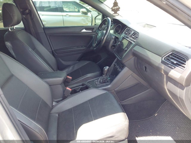 45004992 :رقم المزاد ، 3VV3B7AXXMM047035 vin ، 2021 Volkswagen Tiguan 2.0t Se/2.0t Se R-line Black/2.0t Sel مزاد بيع