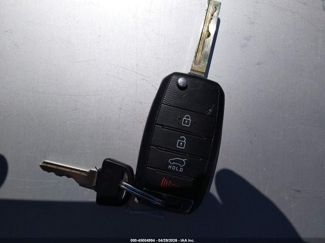 45004994 :رقم المزاد ، 5XYPGDA59HG312710 vin ، 2017 Kia Sorento 3.3l Lx مزاد بيع