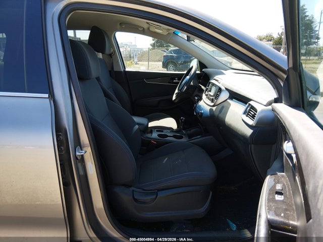45004994 :رقم المزاد ، 5XYPGDA59HG312710 vin ، 2017 Kia Sorento 3.3l Lx مزاد بيع