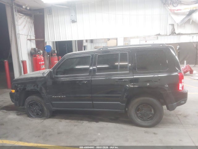 1C4NJPBA2FD273153 Jeep Patriot Sport