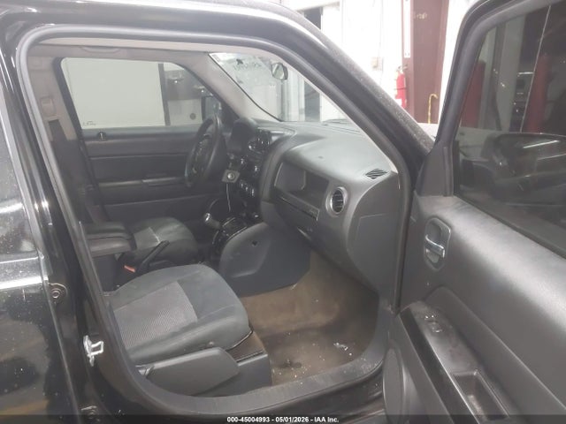 1C4NJPBA2FD273153 Jeep Patriot Sport