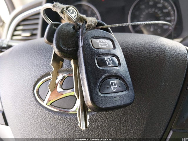 KMHD84LF8HU210217 Hyundai ELANTRA SE