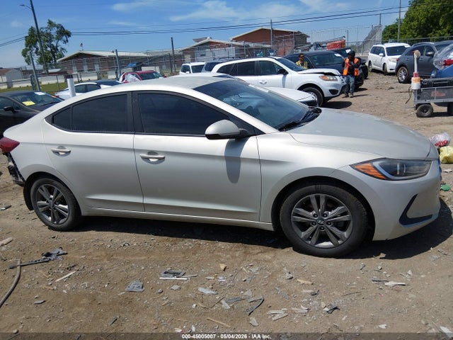 KMHD84LF8HU210217 Hyundai ELANTRA SE
