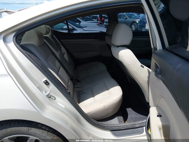 KMHD84LF8HU210217 Hyundai ELANTRA SE