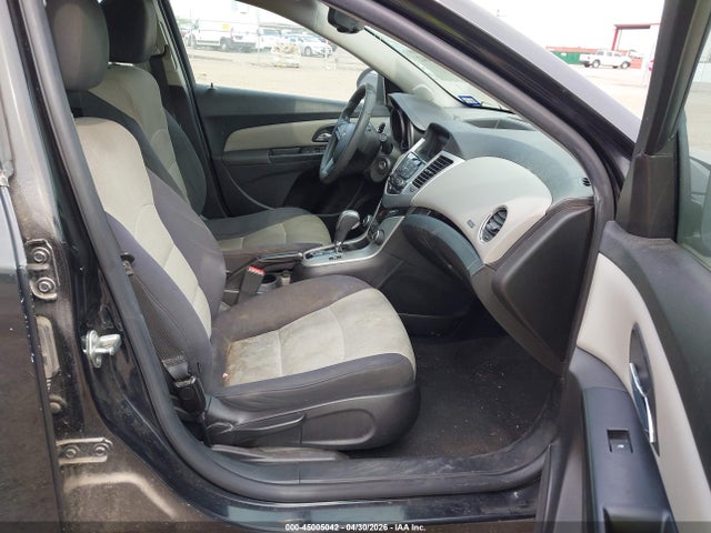 45005042 :رقم المزاد ، 1G1PA5SH8E7406871 vin ، 2014 Chevrolet Cruze Ls Auto مزاد بيع
