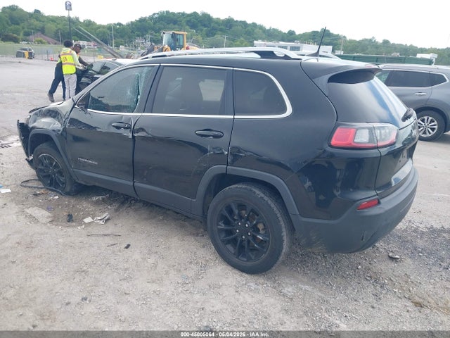 45005064 :رقم المزاد ، 1C4PJLCB4KD377680 vin ، 2019 Jeep Cherokee Latitude Fwd مزاد بيع