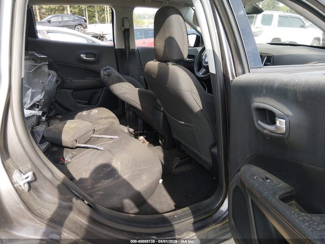 45005138 :رقم المزاد ، 3C4NJDAB7HT641896 vin ، 2017 Jeep New Compass Sport 4x4 مزاد بيع