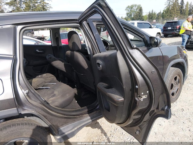 45005138 :رقم المزاد ، 3C4NJDAB7HT641896 vin ، 2017 Jeep New Compass Sport 4x4 مزاد بيع
