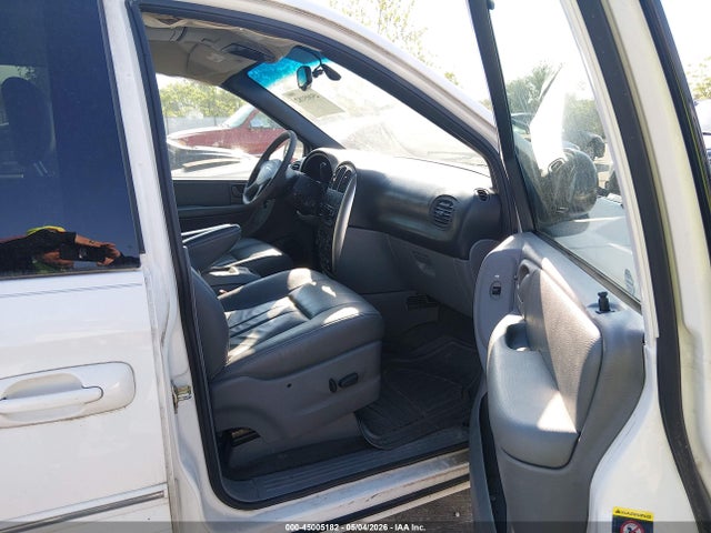 Продаж на аукціоні авто 2005 Chrysler Town & Country Touring, vin: 2C8GP54L15R119909, номер лоту: 45005182