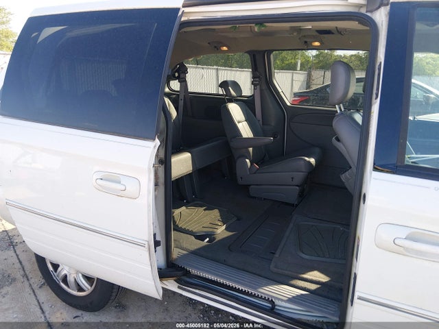 Продаж на аукціоні авто 2005 Chrysler Town & Country Touring, vin: 2C8GP54L15R119909, номер лоту: 45005182