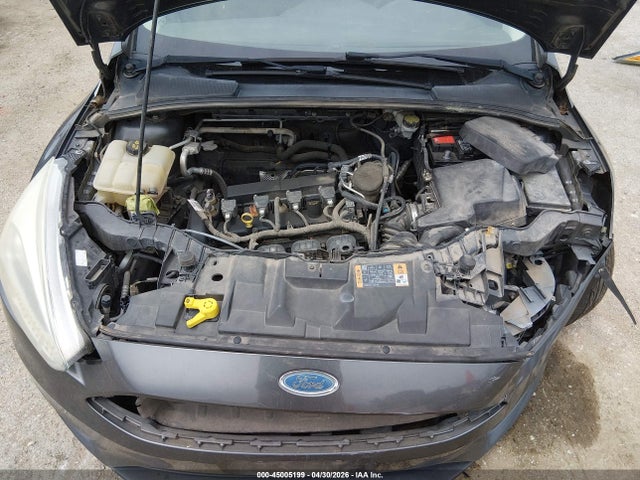 45005199 :رقم المزاد ، 1FADP3K29FL231201 vin ، 2015 Ford Focus Se مزاد بيع