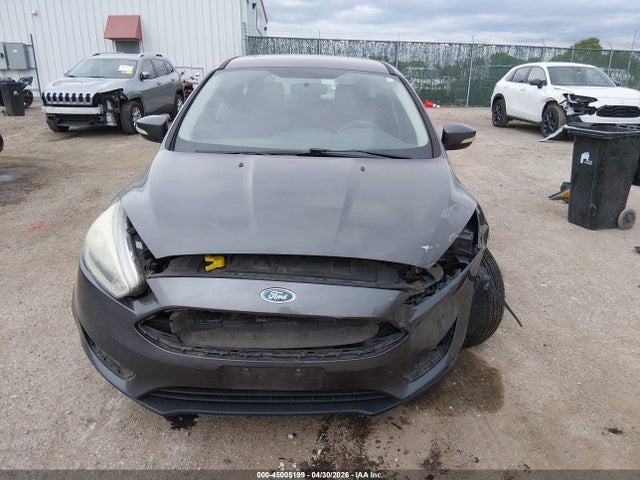 45005199 :رقم المزاد ، 1FADP3K29FL231201 vin ، 2015 Ford Focus Se مزاد بيع