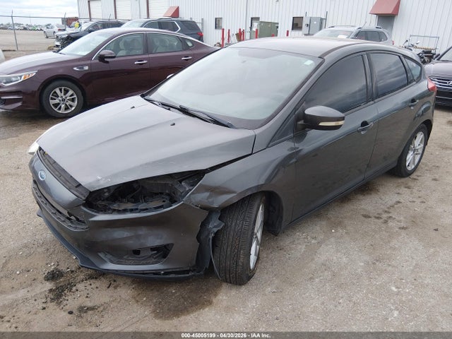 45005199 :رقم المزاد ، 1FADP3K29FL231201 vin ، 2015 Ford Focus Se مزاد بيع
