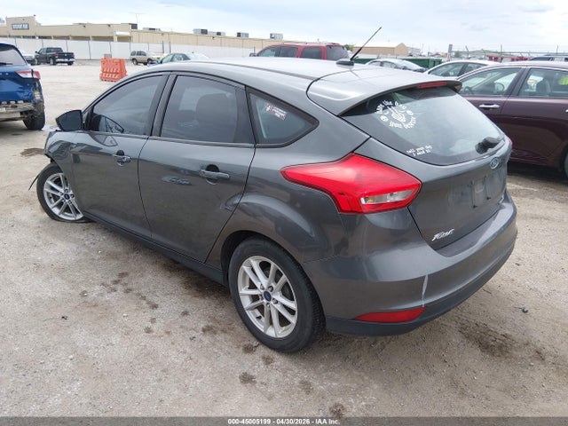 45005199 :رقم المزاد ، 1FADP3K29FL231201 vin ، 2015 Ford Focus Se مزاد بيع