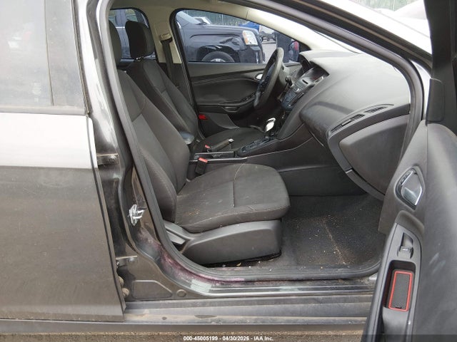 45005199 :رقم المزاد ، 1FADP3K29FL231201 vin ، 2015 Ford Focus Se مزاد بيع
