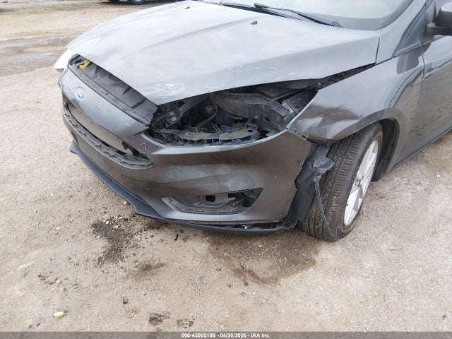 45005199 :رقم المزاد ، 1FADP3K29FL231201 vin ، 2015 Ford Focus Se مزاد بيع