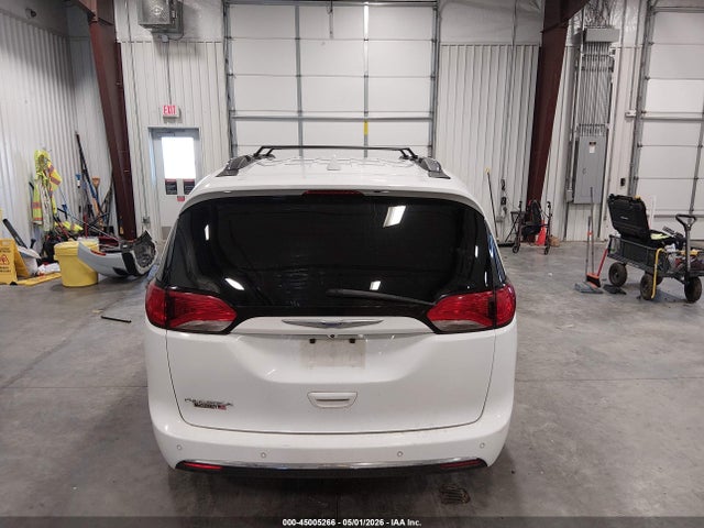 45005266 :رقم المزاد ، 2C4RC1BG3LR280361 vin ، 2020 Chrysler Pacifica Touring L مزاد بيع