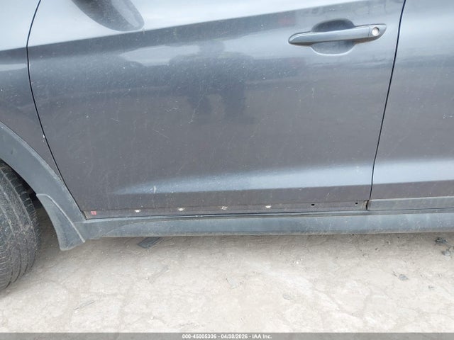 Продажа на аукционе авто 2016 Hyundai Tucson Se, vin: KM8J23A45GU127018, номер лота: 45005306