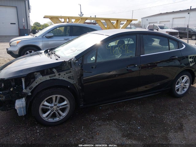 2017 Chevrolet Cruze Lt Auto მანქანა იყიდება აუქციონზე, vin: 1G1BE5SMXH7235671, აუქციონის ნომერი: 45005334