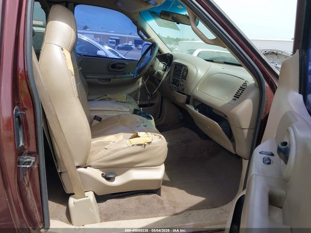 45005338 :رقم المزاد ، 2FTRX08L21CA16020 vin ، 2001 Ford F-150 Lariat/xl/xlt مزاد بيع