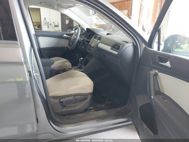 45005408 :رقم المزاد ، 3VV0B7AXXJM088358 vin ، 2018 Volkswagen Tiguan 2.0t S مزاد بيع