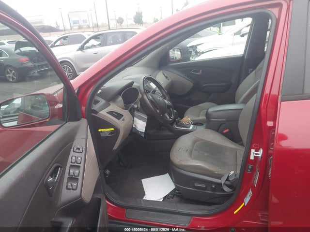 KM8JU3AG8FU058618 Hyundai TUCSON SE