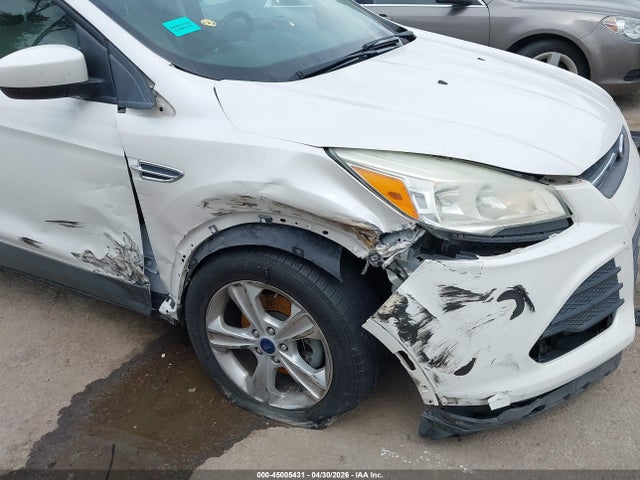 45005431 :رقم المزاد ، 1FMCU0GX9FUA68461 vin ، 2015 Ford Escape Se مزاد بيع