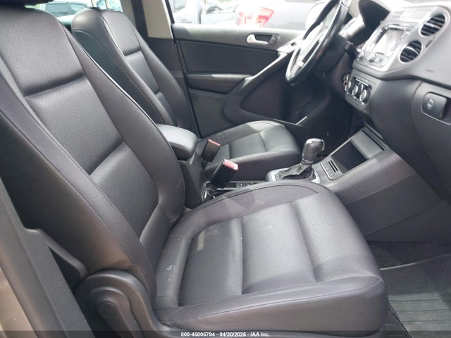 2011 Volkswagen Tiguan Se მანქანა იყიდება აუქციონზე, vin: WVGBV7AX4BW532524, აუქციონის ნომერი: 45005794