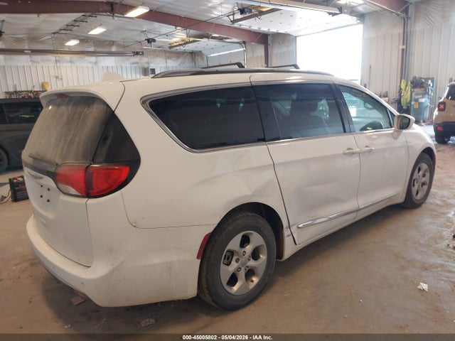 Продаж на аукціоні авто 2017 Chrysler Pacifica Touring-l Plus, vin: 2C4RC1EG6HR677016, номер лоту: 45005802