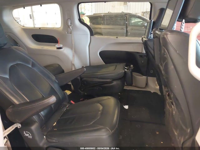 Продаж на аукціоні авто 2017 Chrysler Pacifica Touring-l Plus, vin: 2C4RC1EG6HR677016, номер лоту: 45005802