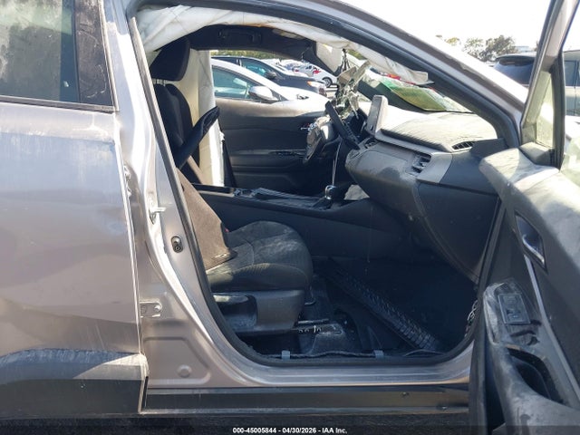 JTNKHMBX8K1046347 Toyota C-HR XLE