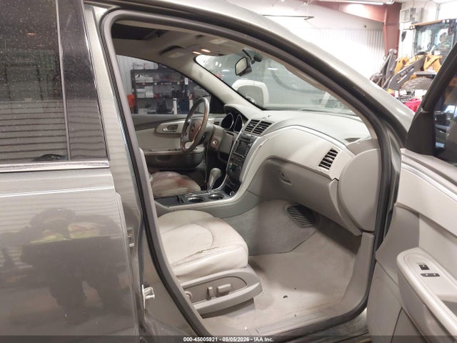 45005921 :رقم المزاد ، 1GNKVJEDXBJ171676 vin ، 2011 Chevrolet Traverse 2lt مزاد بيع