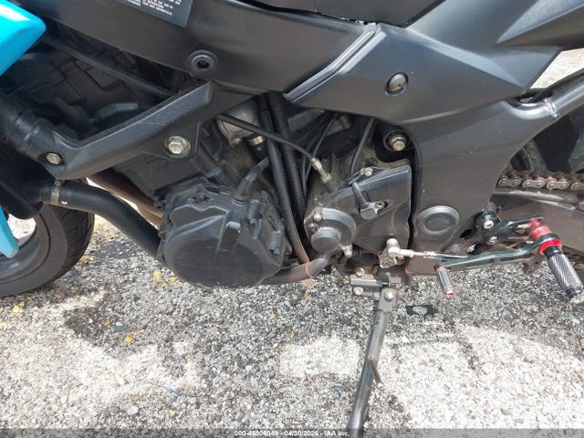 Suzuki GSX-S750 2016 JS1GR7NA2G2100351 Image 9