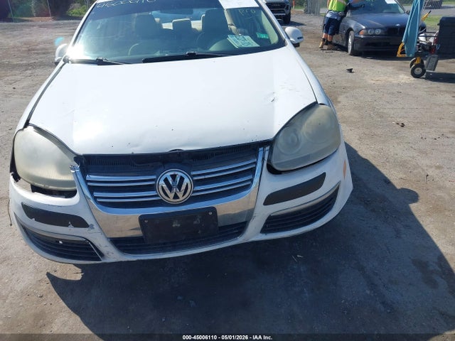 45006110 :رقم المزاد ، 3VWRZ7AJ8AM132657 vin ، 2010 Volkswagen Jetta Limited Edition مزاد بيع