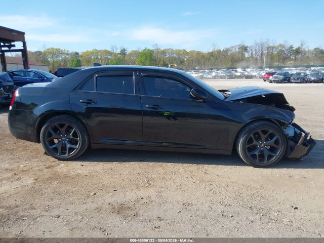 2022 Chrysler 300 S მანქანა იყიდება აუქციონზე, vin: 2C3CCABG3NH187021, აუქციონის ნომერი: 45006132