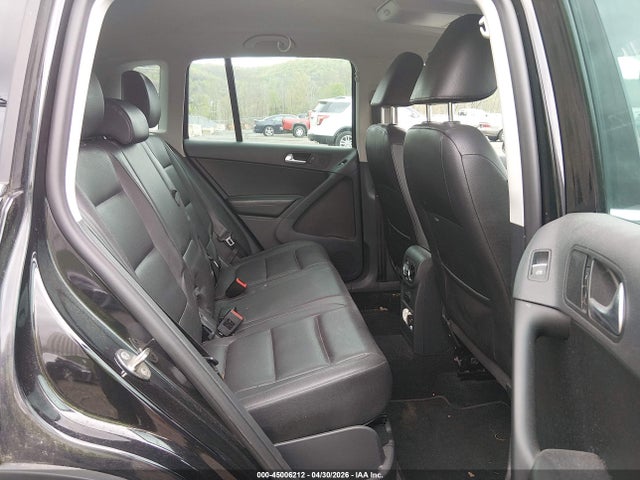 2012 Volkswagen Tiguan Se მანქანა იყიდება აუქციონზე, vin: WVGBV7AX7CW584215, აუქციონის ნომერი: 45006212